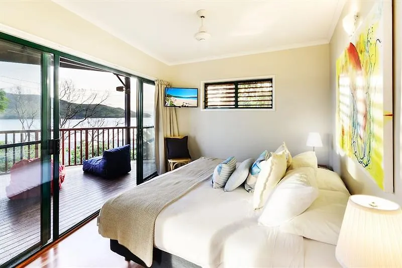 Casuarina Cove 16 Ocean View Deluxe Refurbished 3 Bedroom House Near Marina With Golf Buggy Hamilton Island