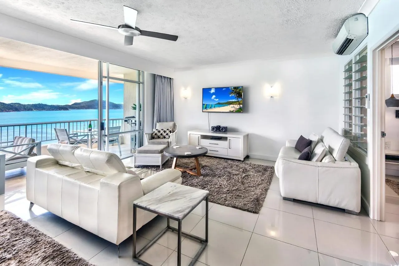 Whitsunday 1306 * Isla Hamilton