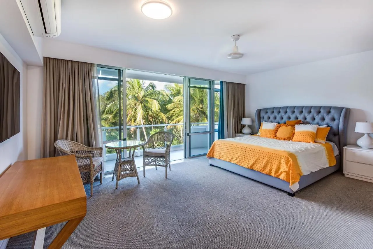 Yacht Harbour Tower 2, - Million Dollar Views, Buggy & Valet Service *