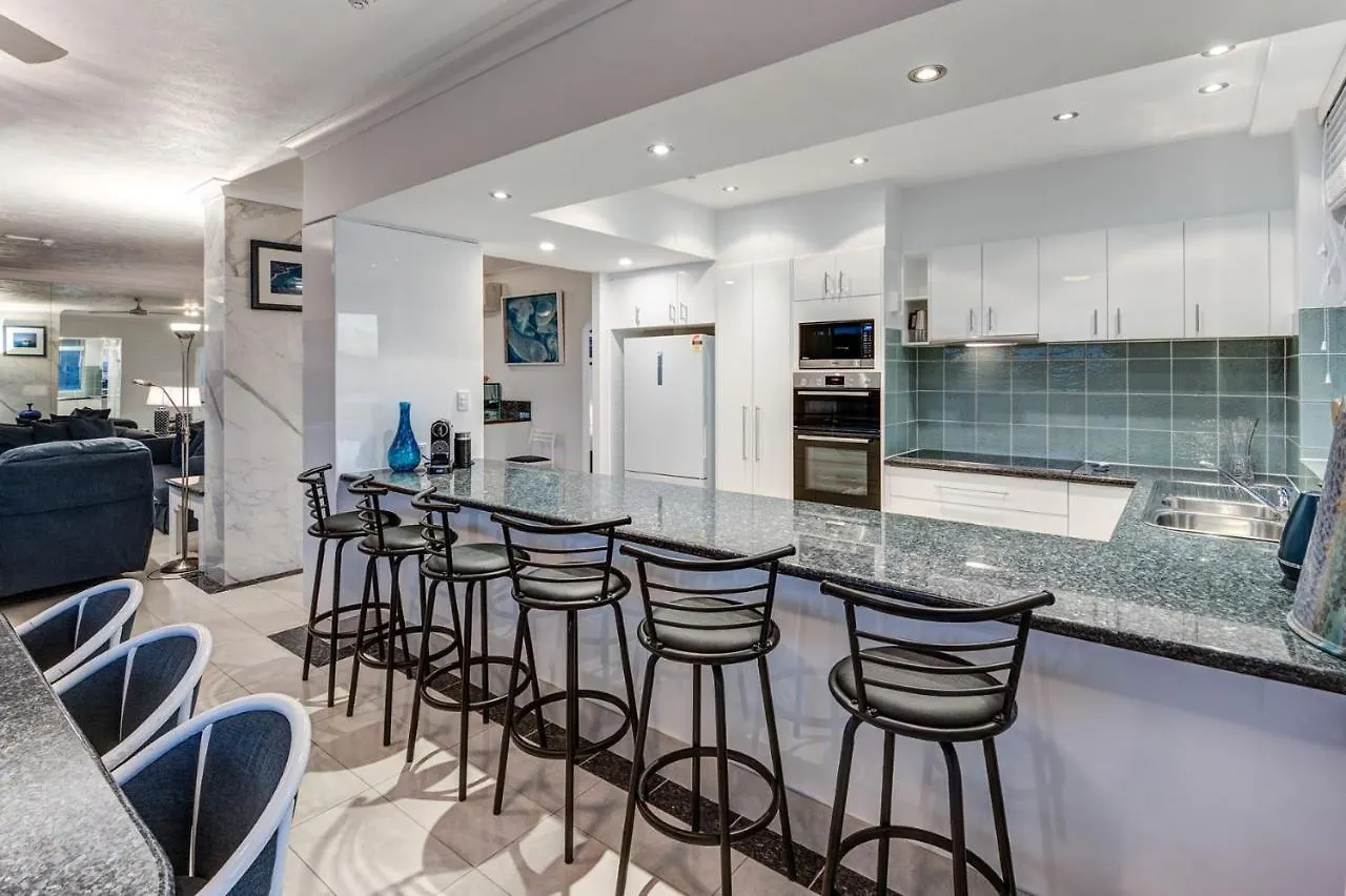 Yacht Harbour Tower 5 - Oceanviews, Buggy And Private Lift Access And Valet Service Apartman Hamilton Island