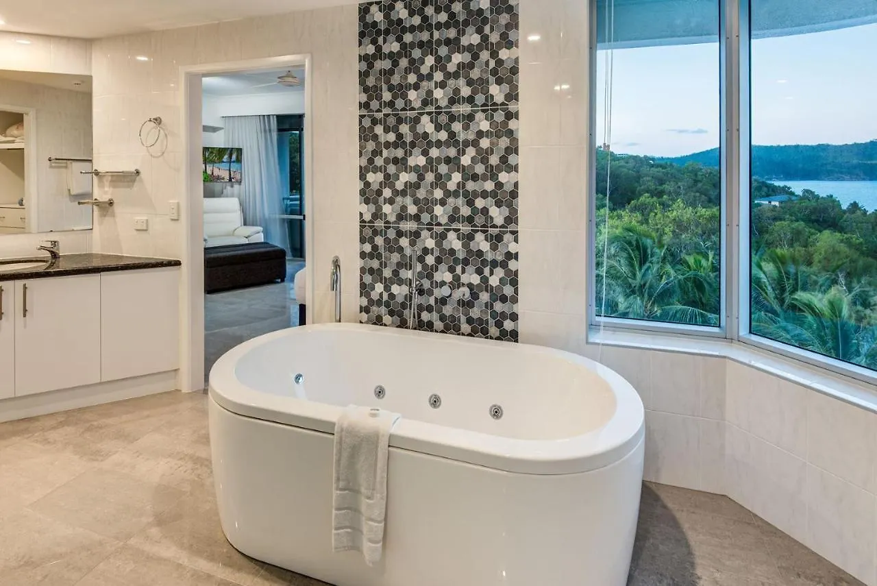 Yacht Harbour Tower 5 - Oceanviews, Buggy And Private Lift Access And Valet Service