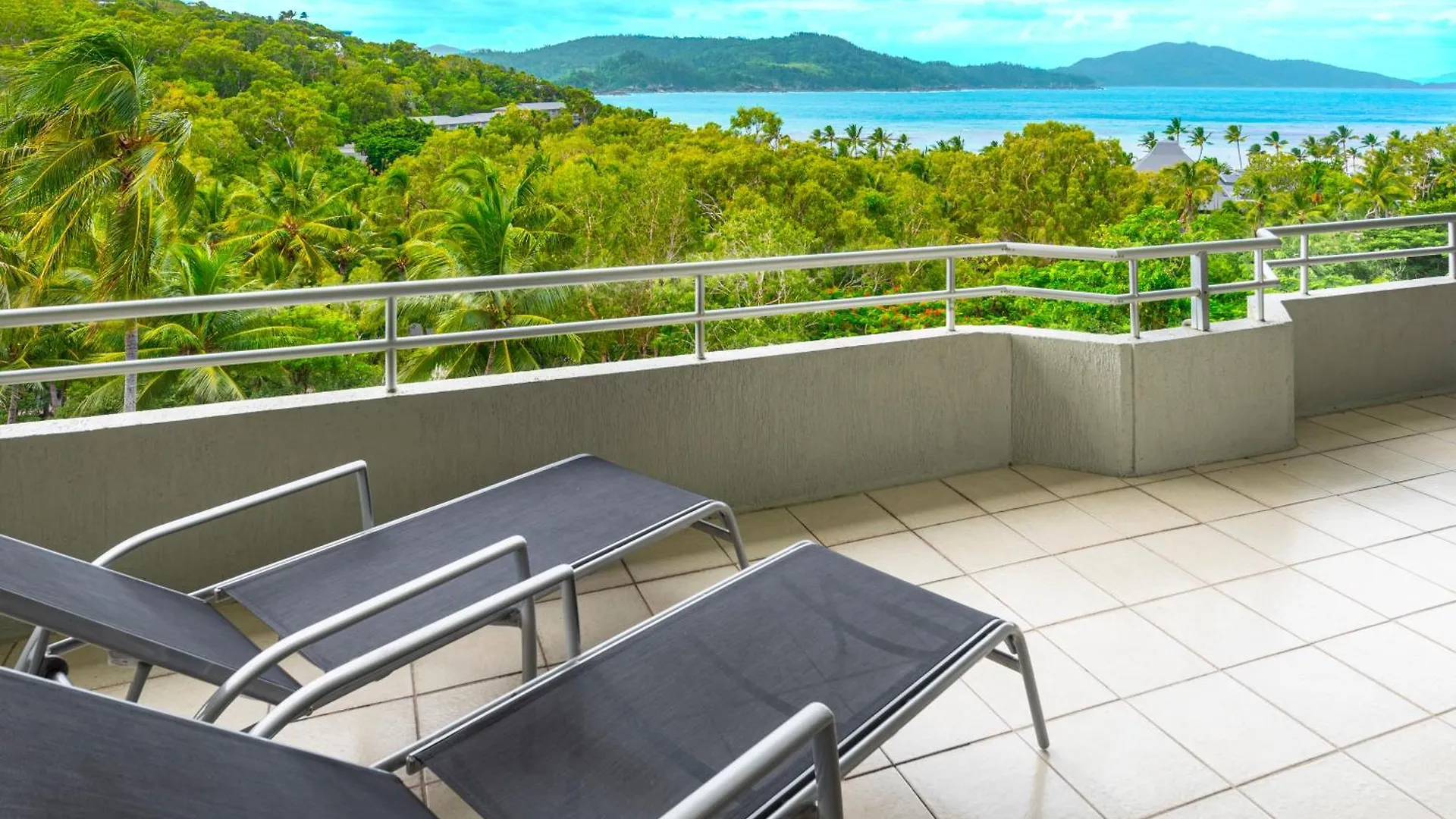2 Bedroom Poinciana Isla Hamilton