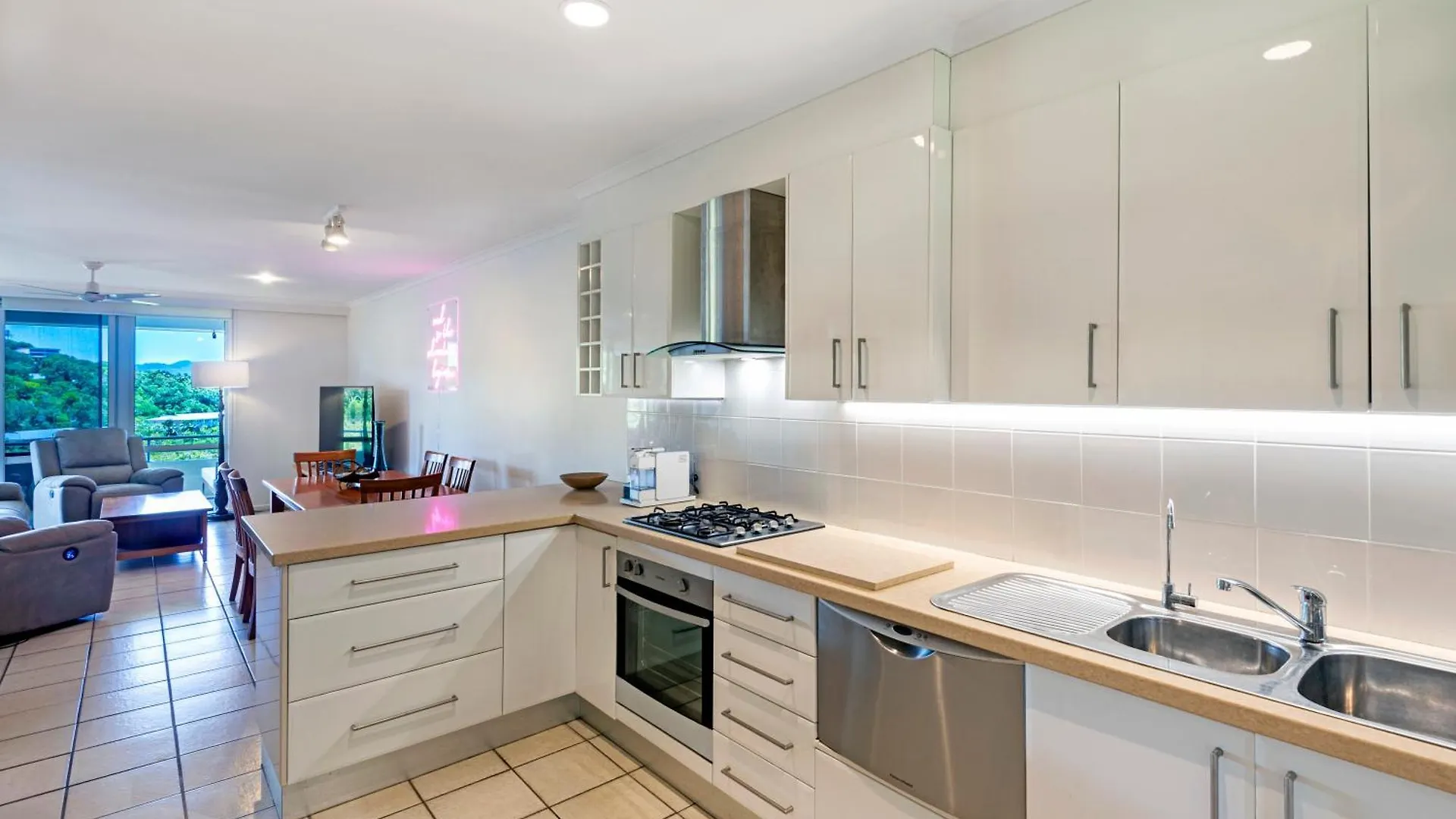 2 Bedroom Poinciana Apartamento Isla Hamilton