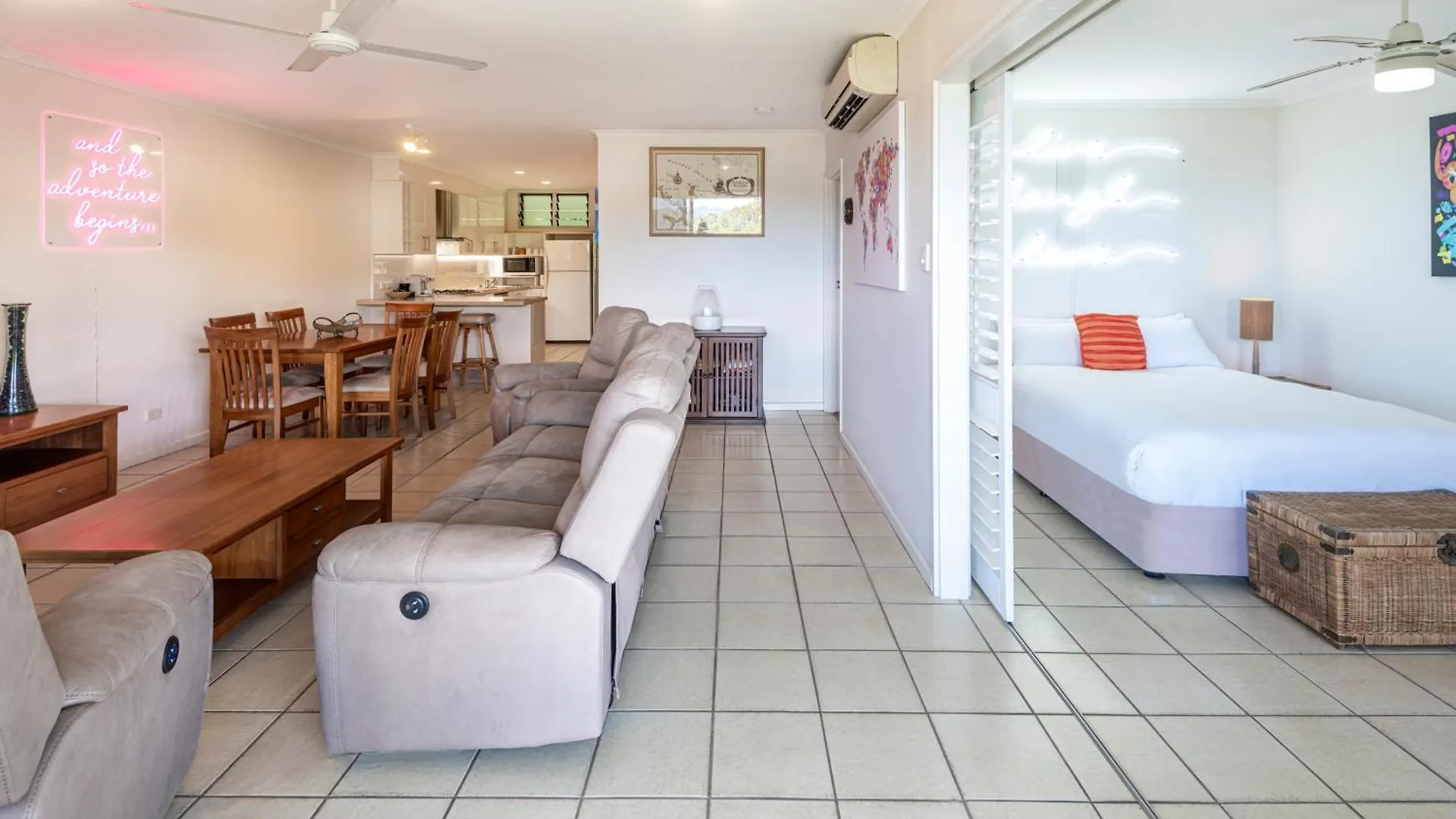 2 Bedroom Poinciana Isla Hamilton