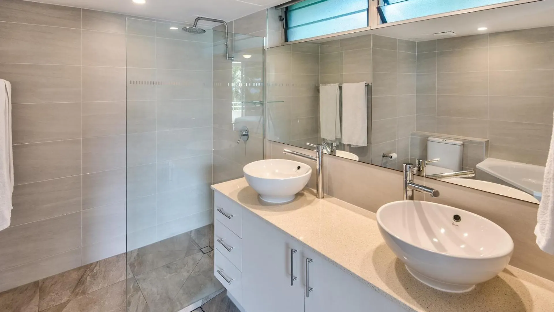 شقة Poinciana 101 Centrally Located 3 Bedroom, Buggy!! جزيرة هاميلتون