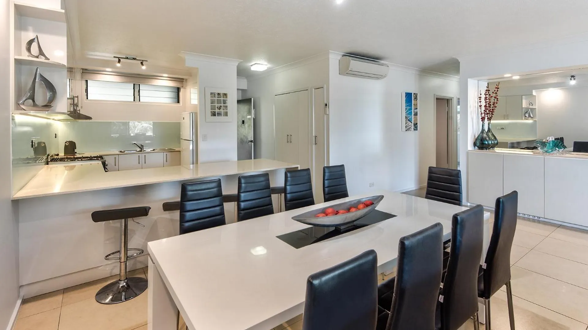 شقة Poinciana 101 Centrally Located 3 Bedroom, Buggy!! جزيرة هاميلتون