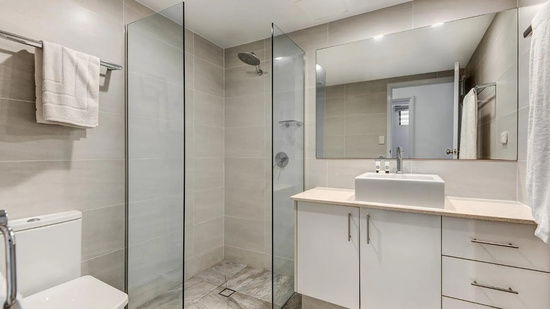 Poinciana 101 Centrally Located 3 Bedroom, Buggy!! *