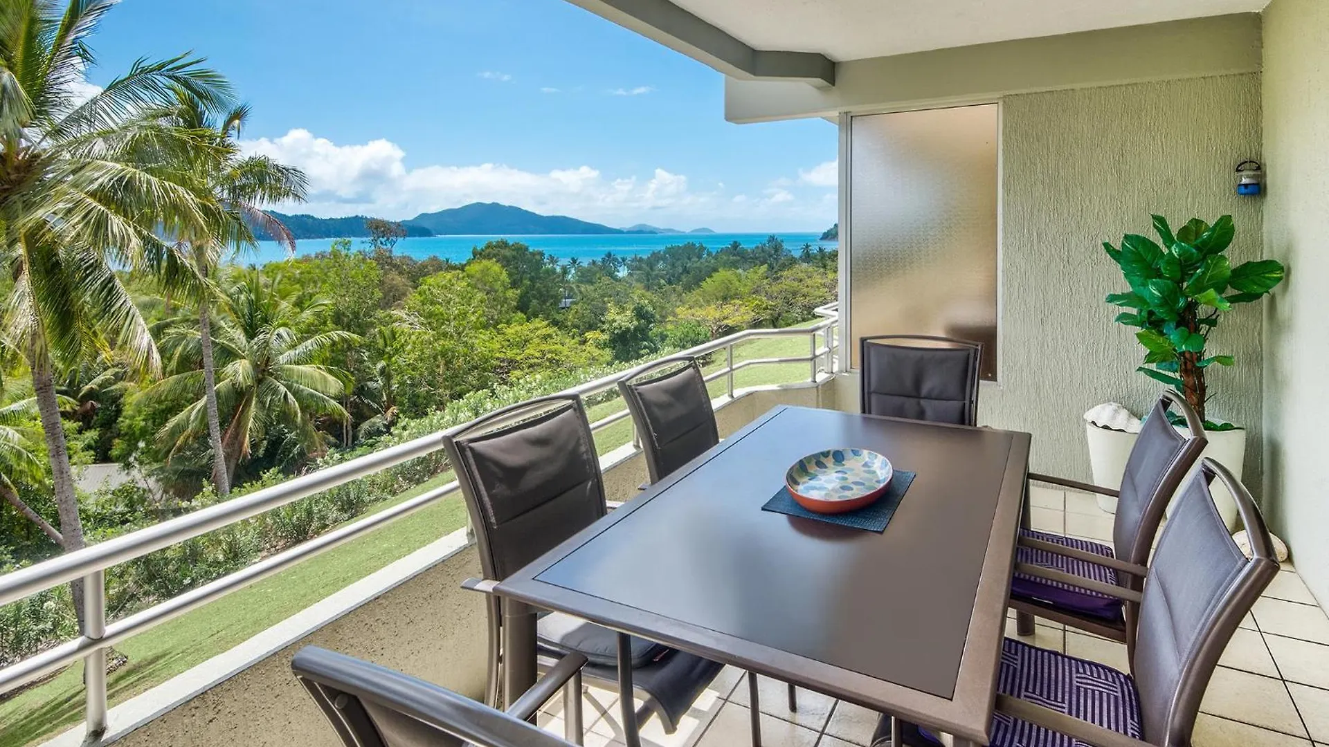 شقة Poinciana 101 Centrally Located 3 Bedroom, Buggy!! جزيرة هاميلتون