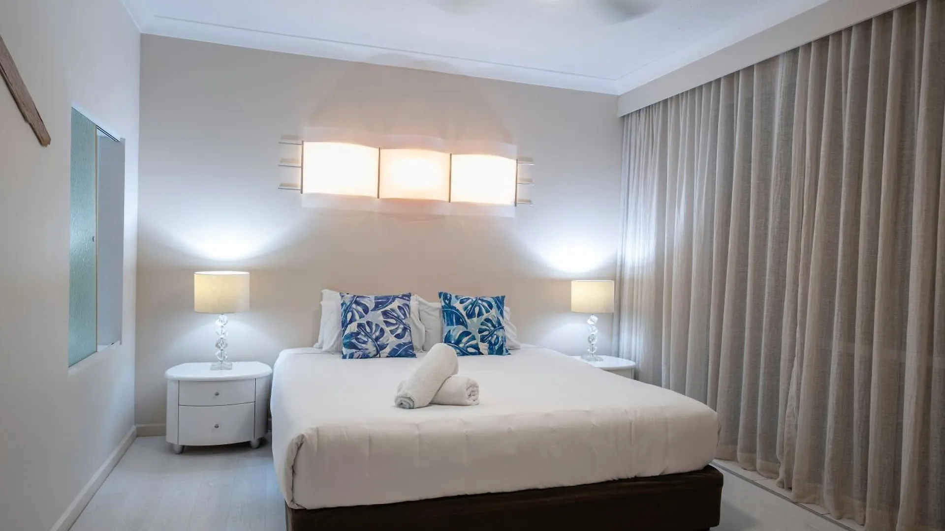 2 Bedroom Poinciana * Isla Hamilton