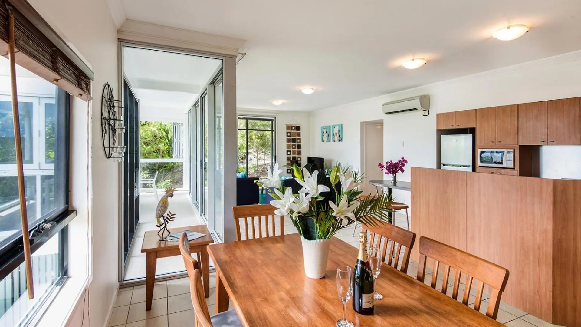 Oasis 1, 2 Bedroom, 1 Bathroom With Buggy!