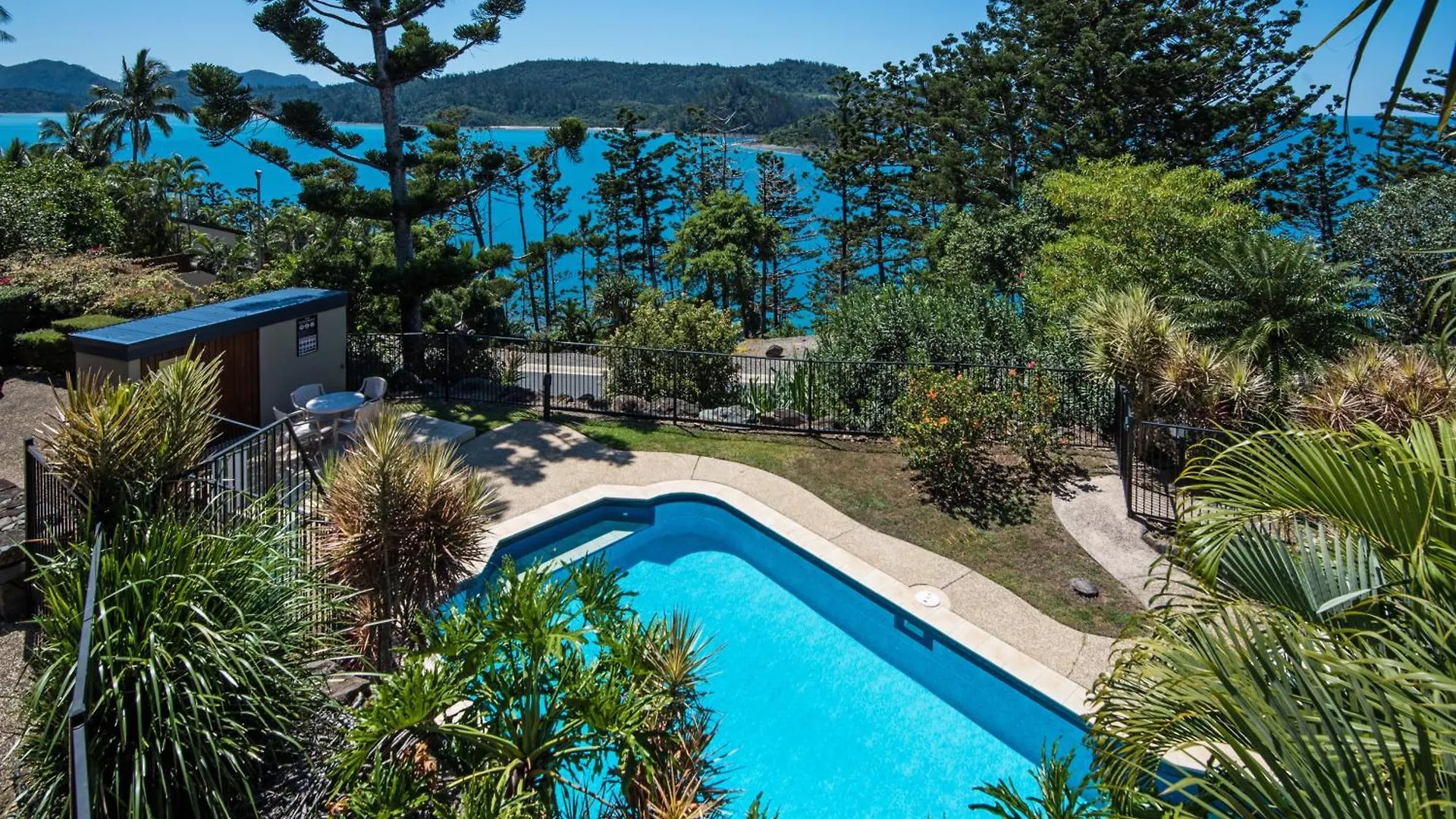 Cooinda Gardens On By Hiha Daire