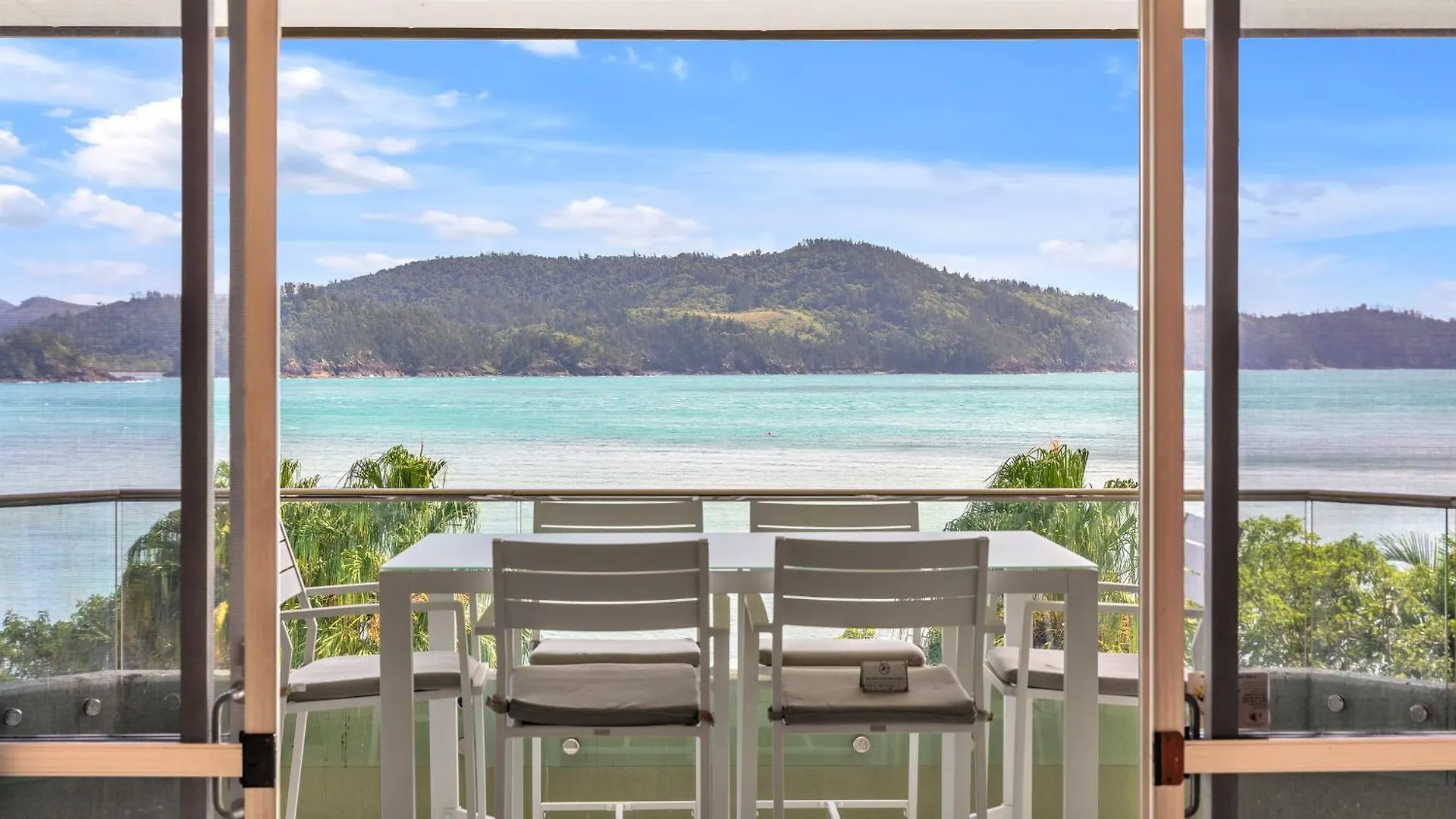 Lagoon Beachfront 206 On By Hamorent *