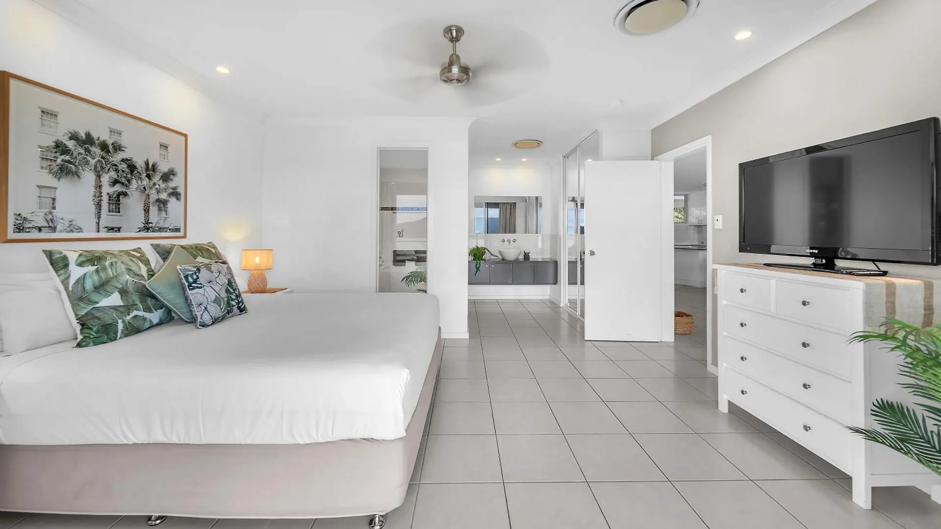 Lagoon Beachfront 206 On By Hamorent Lejlighed *