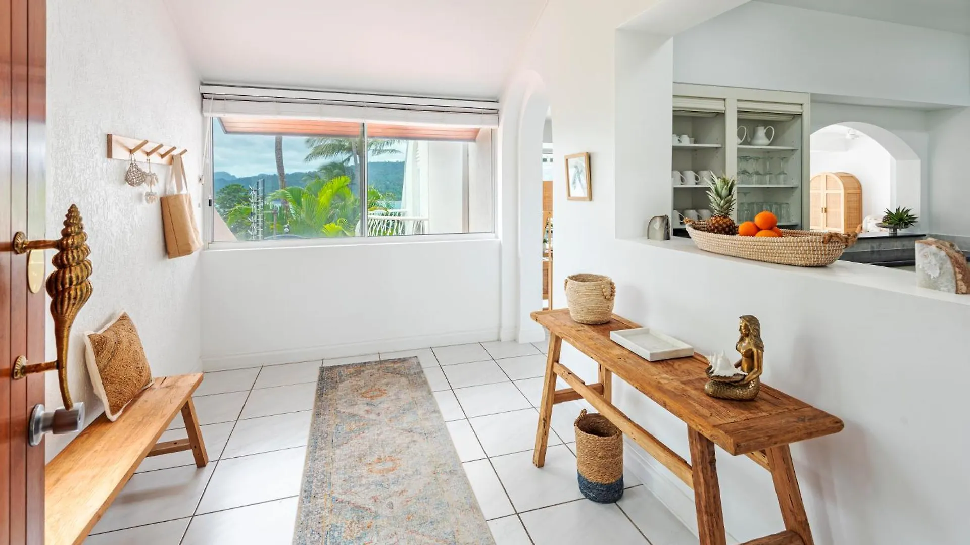 Bella Vista East 4 Oceanview, Golf Buggy, Valet Service & Shared Pool Hamilton Island