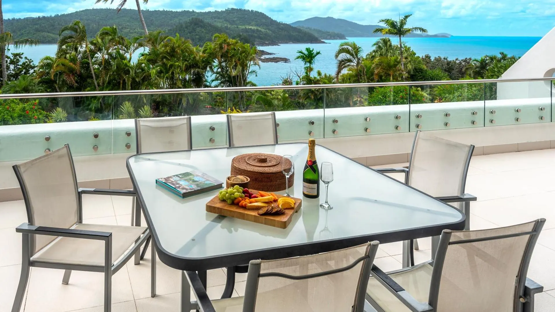 Apartman Bella Vista East 4 Oceanview, Golf Buggy, Valet Service & Shared Pool *