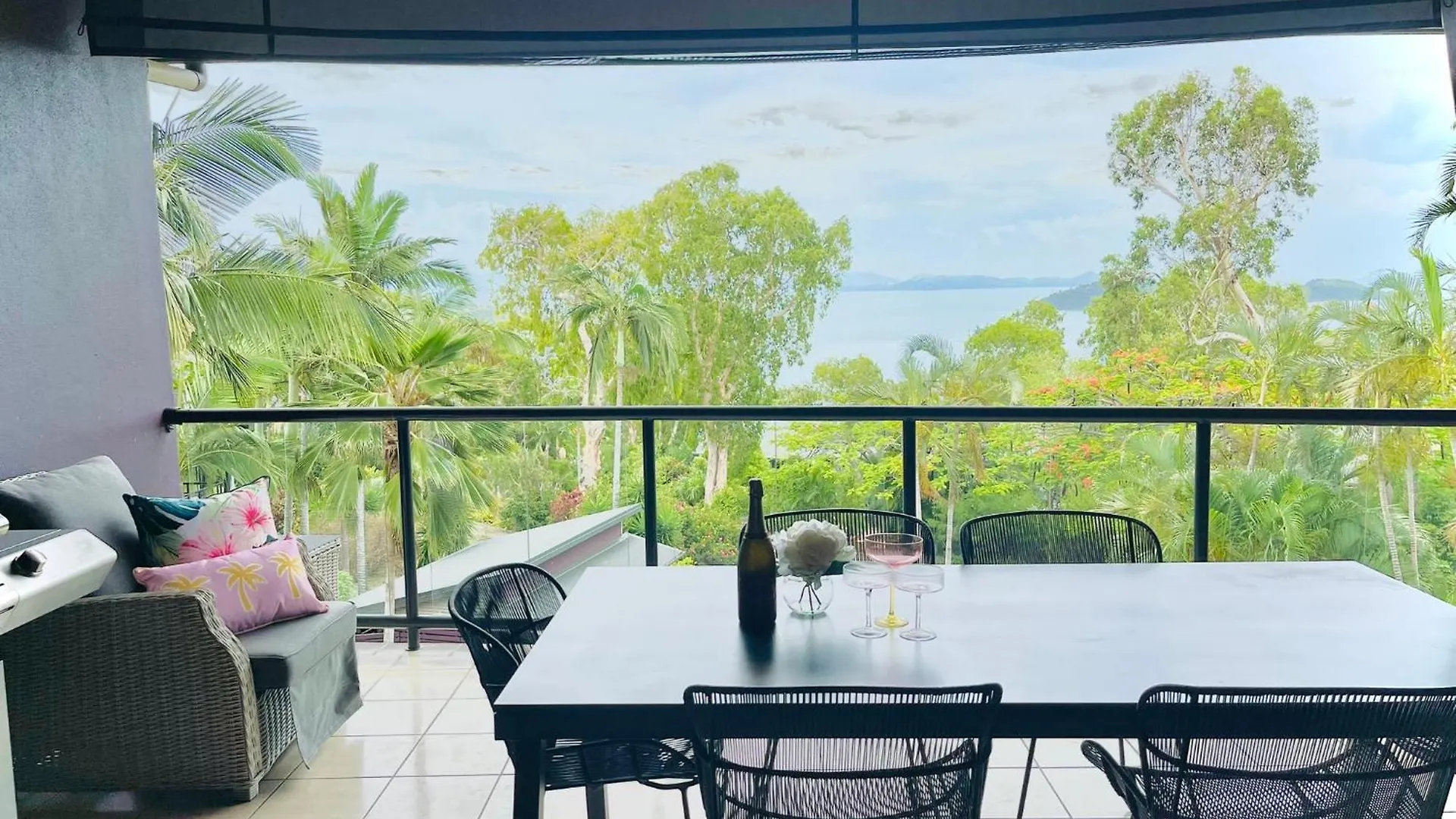 Ocean View Island 2-bedroom Townhouse Buggy Valet Service Extra Queen Air Bed Semesterbostad Hamilton Island