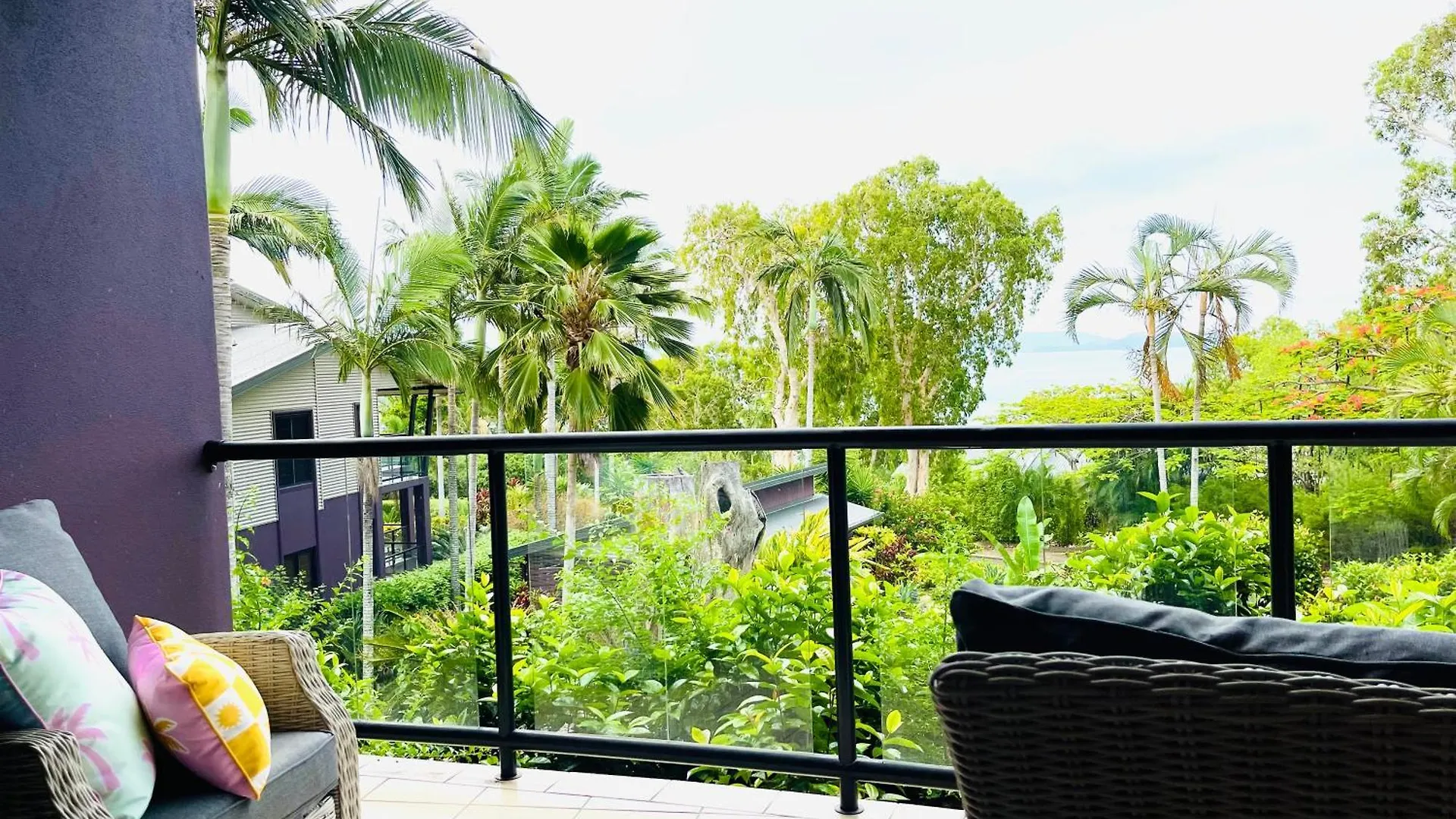 Ocean View Island 2-bedroom Townhouse Buggy Valet Service Extra Queen Air Bed * Hamilton Island