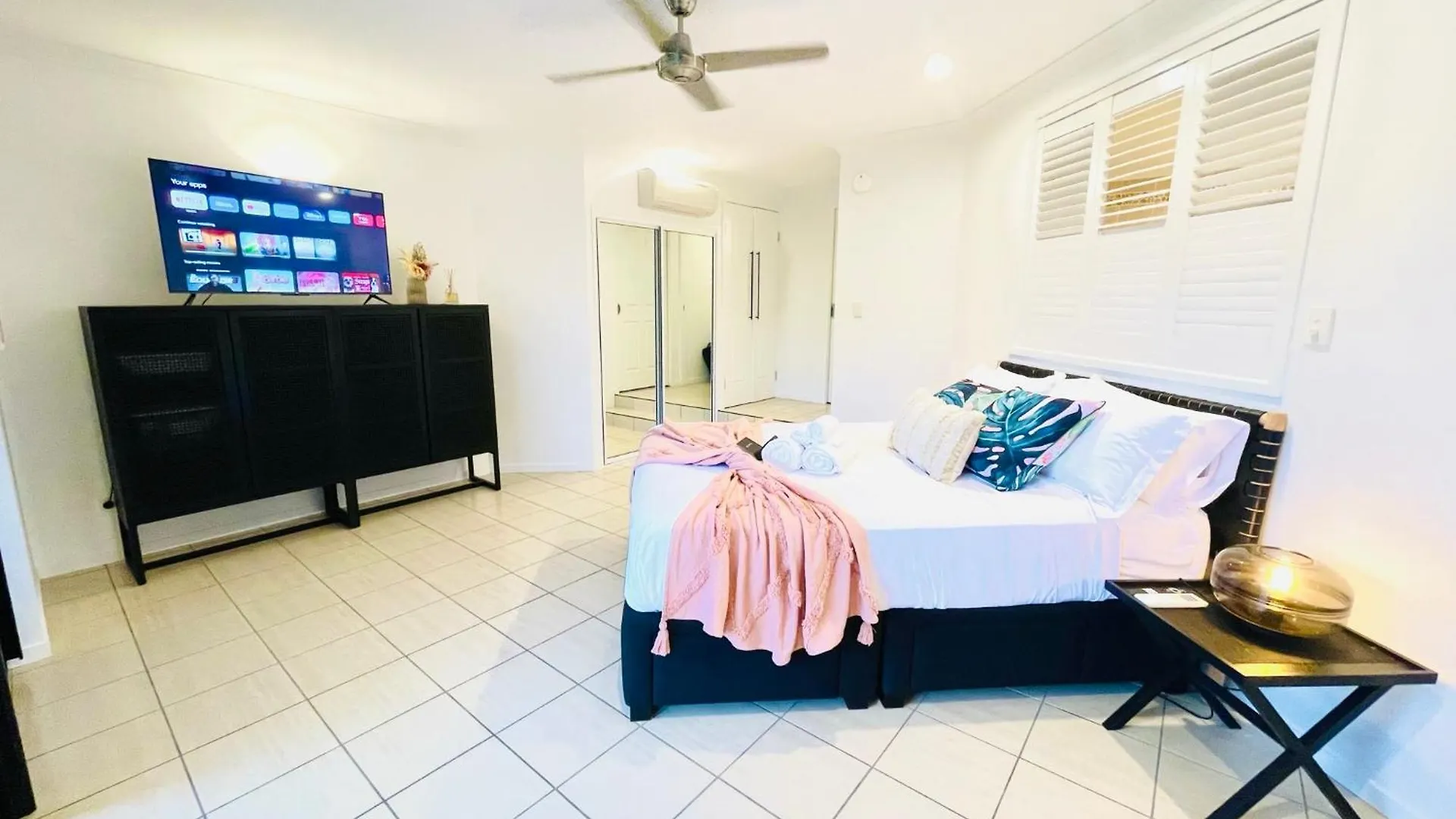 Semesterbostad Ocean View Island 2-bedroom Townhouse Buggy Valet Service Extra Queen Air Bed