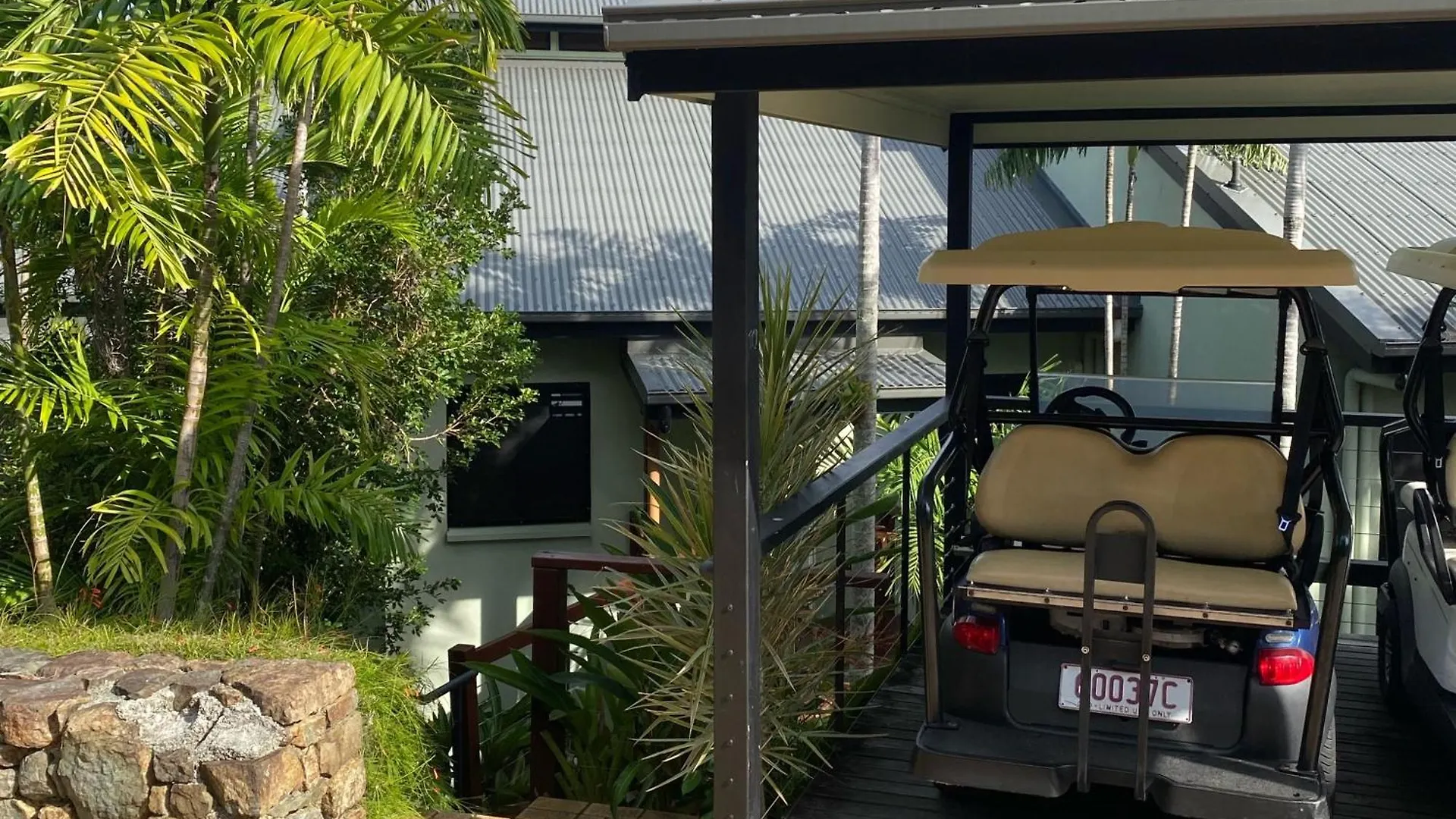 Family Island Dream Escape At Compass Point 10 Hamilton Island, 3br With Buggy