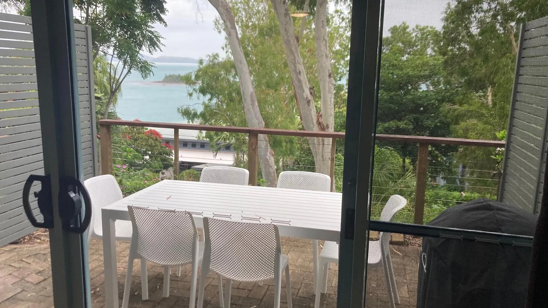 Sunset Waters 17 Comes With A Buggy * Hamilton Island