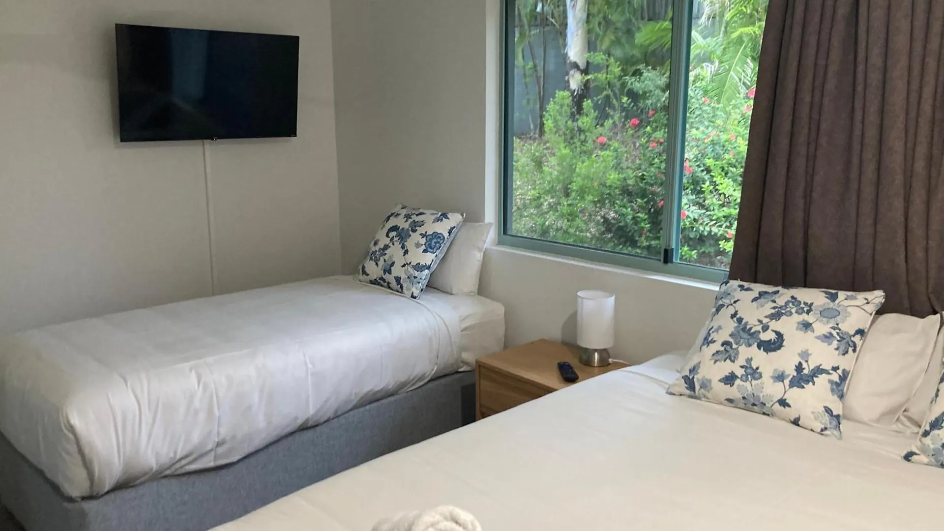 Sunset Waters 17 Comes With A Buggy Holiday home Hamilton Island