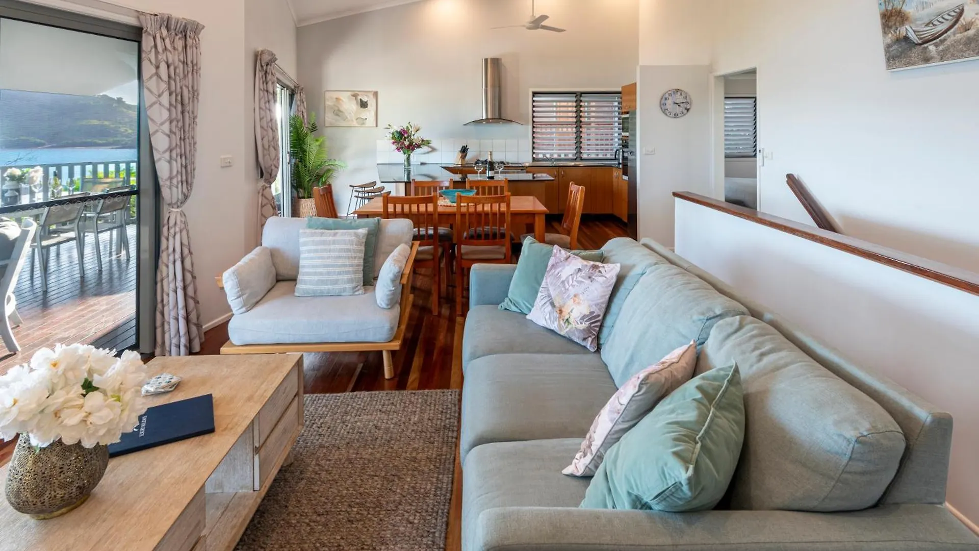 Casuarina 18 Ocean Views, Golf Buggy & Transers