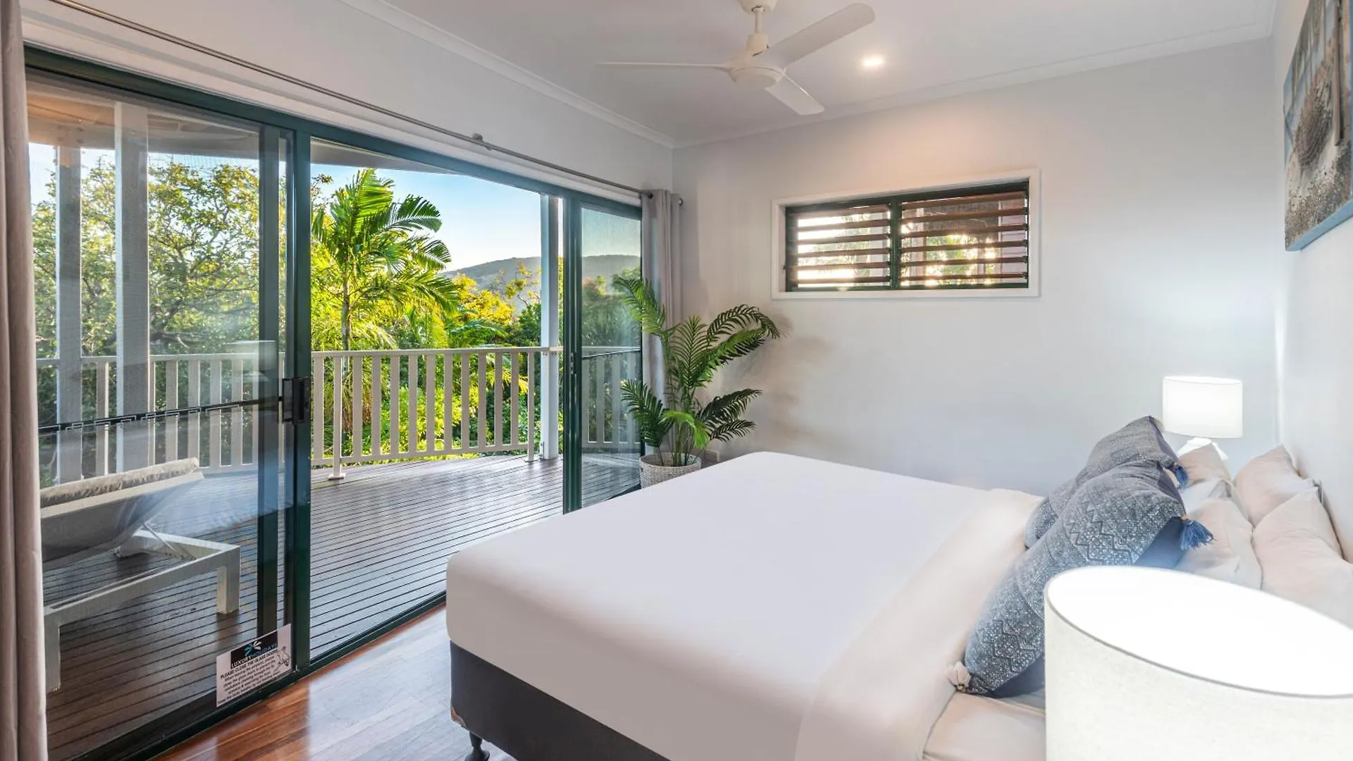 Casuarina 18 Ocean Views, Golf Buggy & Transers 펜션 해밀턴아일랜드