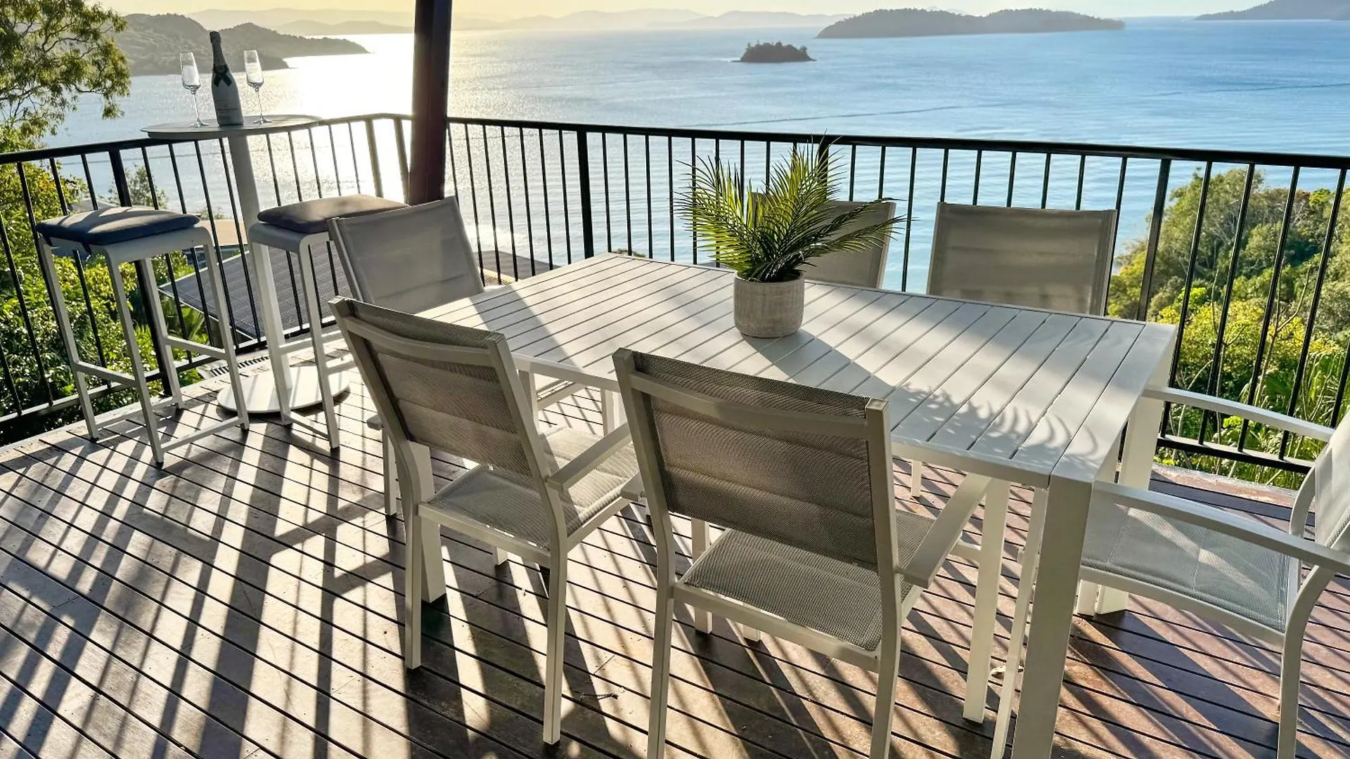 Paradise Palms - Panorama 1