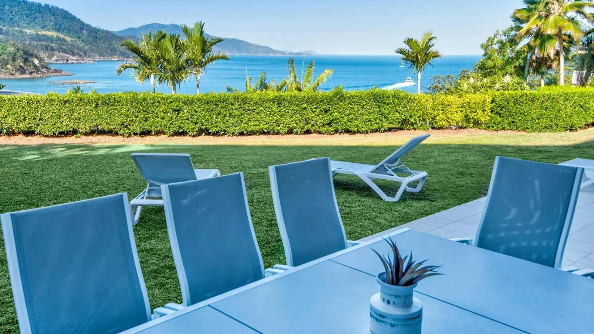 Bella Vista East 3 Luxury Ocean Views Large Flat Grassed Area And Buggy 아파트 *