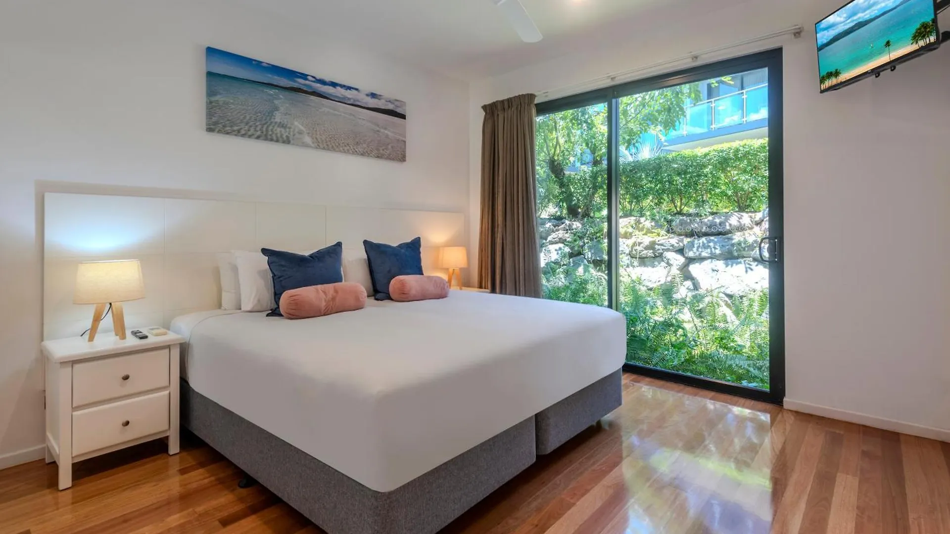 Pinnacle On By Hiha Aparthotel 3*