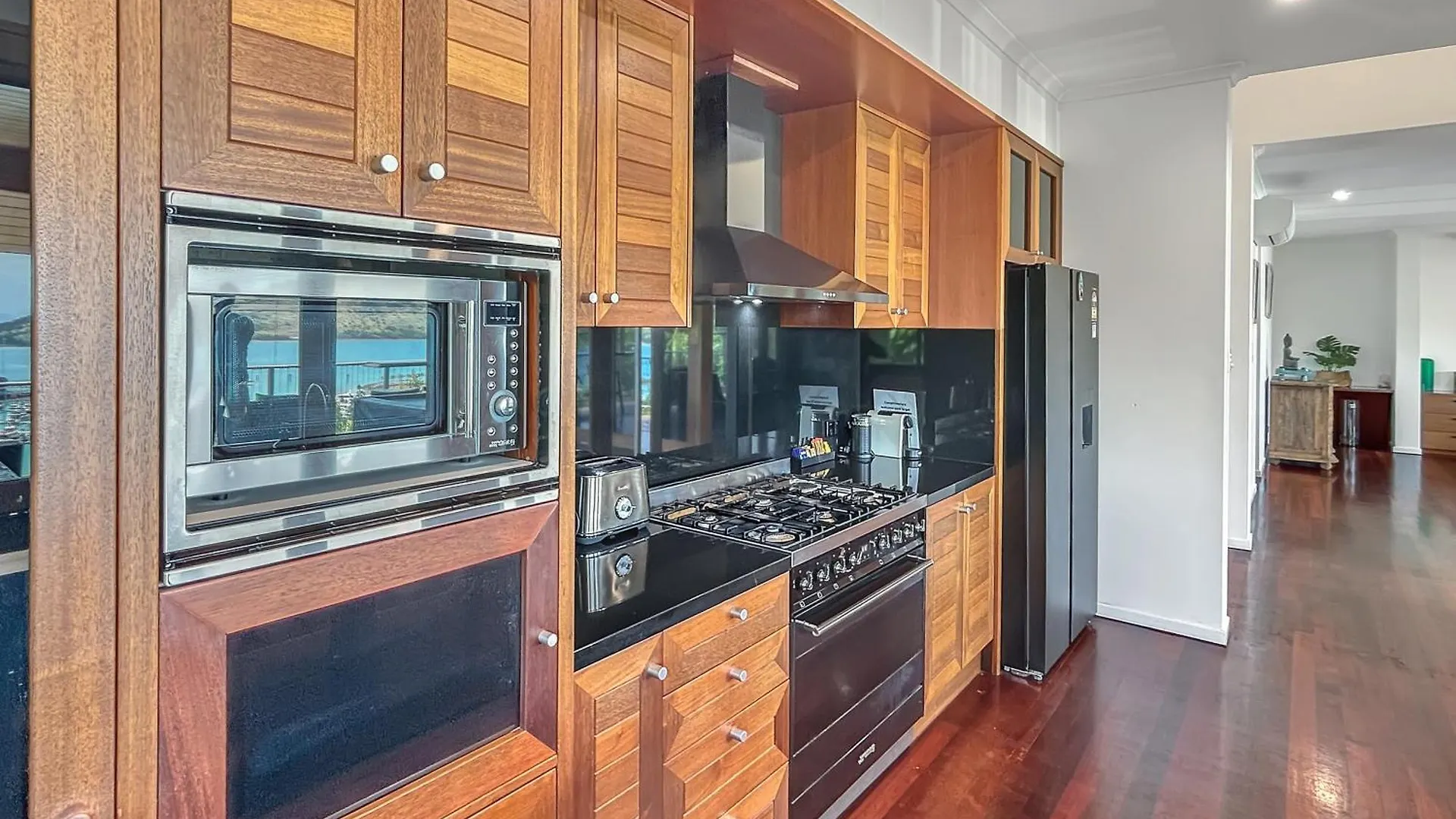 Dom wakacyjny The Boathouse 4 Bedroom Luxury Private House Hamilton Island