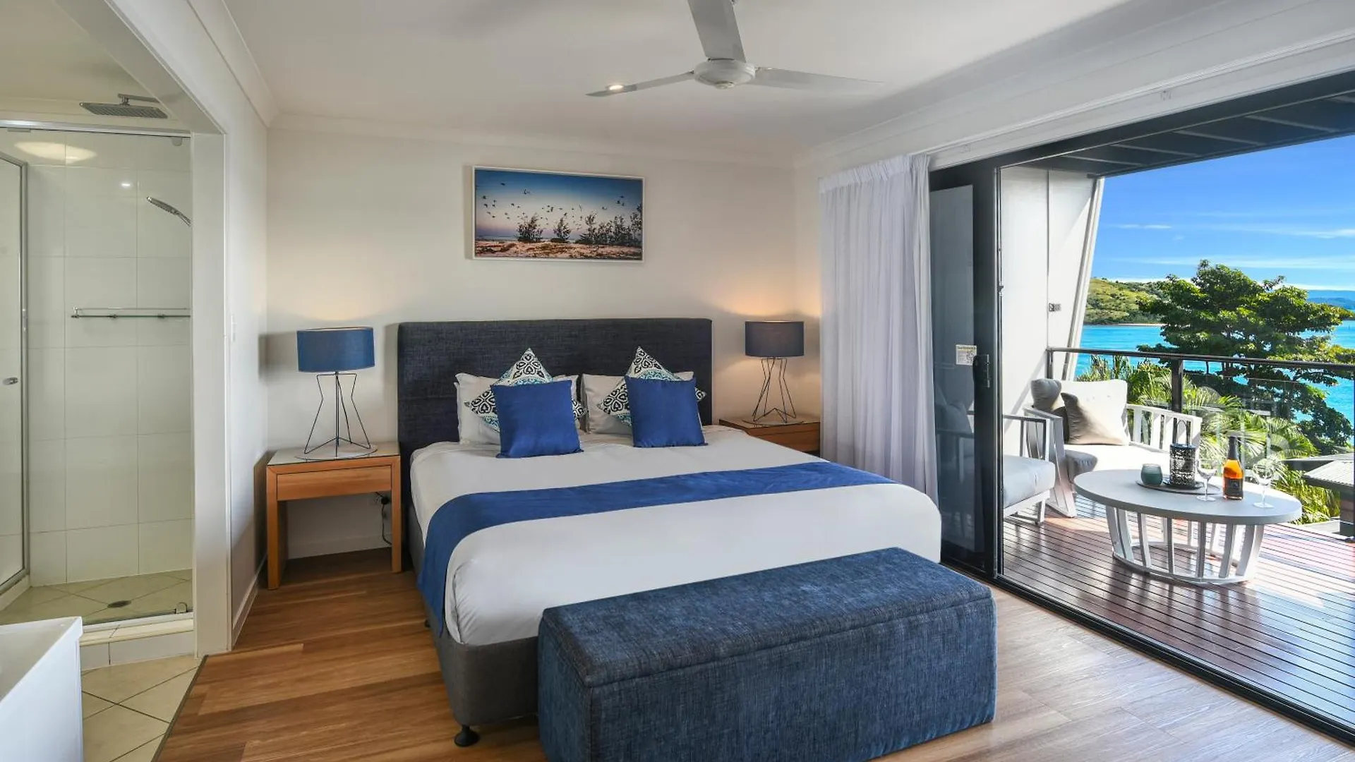 Shorelines 31 Renovated Upmarket Two Bedroom With Ocean Views And Buggy