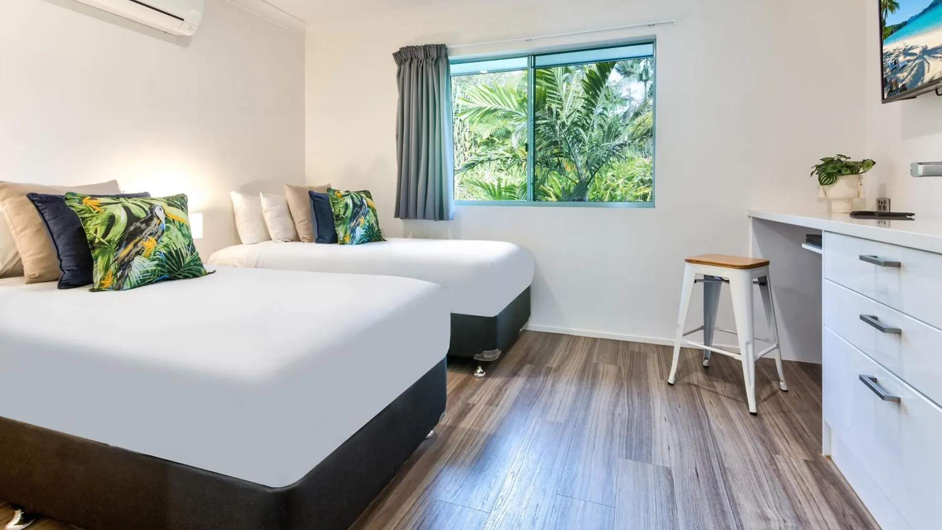 Sunset Water Premium 2 Bedroom 2 Bathroom Hamilton Island