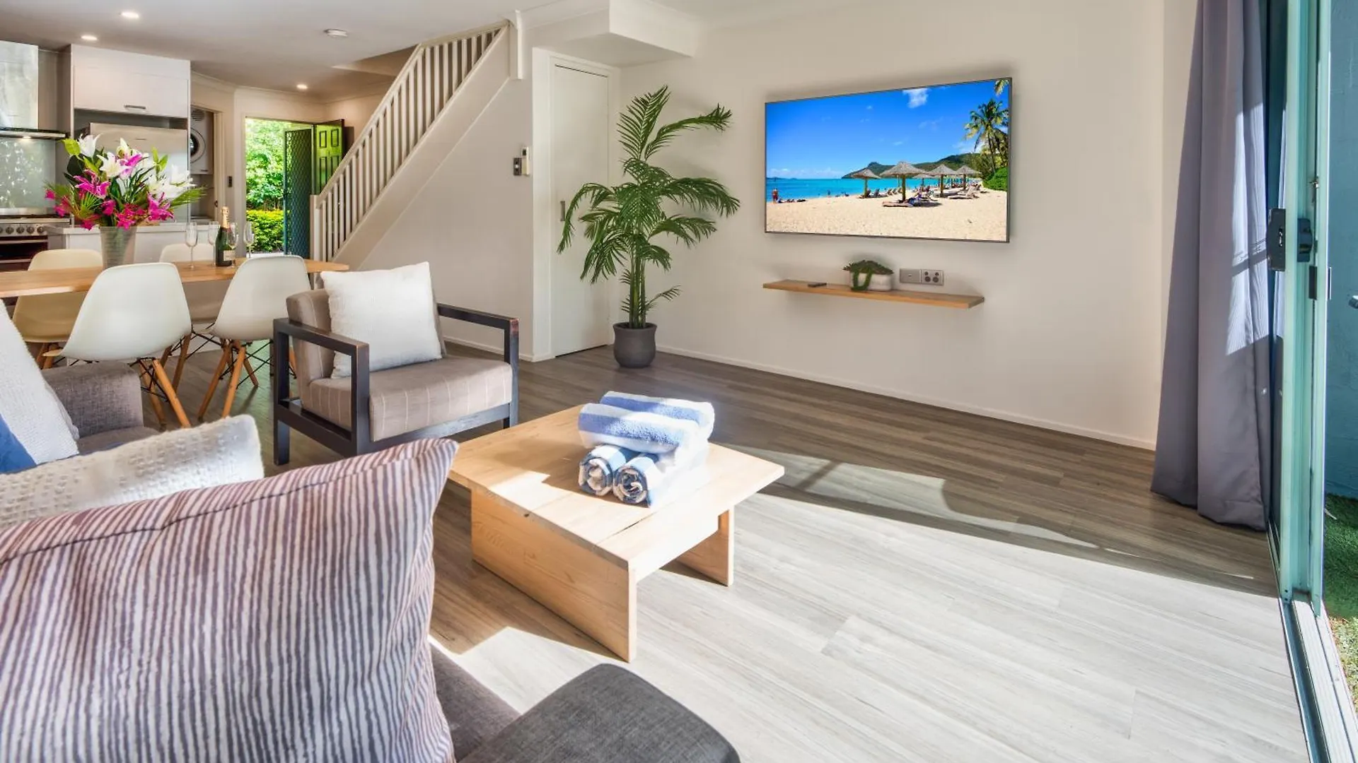 Sunset Water Premium 2 Bedroom 2 Bathroom Hamilton Island