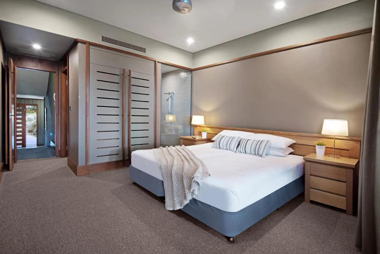 Yacht Club 33 - Serenity - 4 Bedroom 4 Bathroom House Ocean Views 2 Buggies Lejlighed *