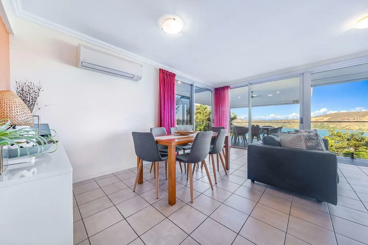 Oasis 22 - *