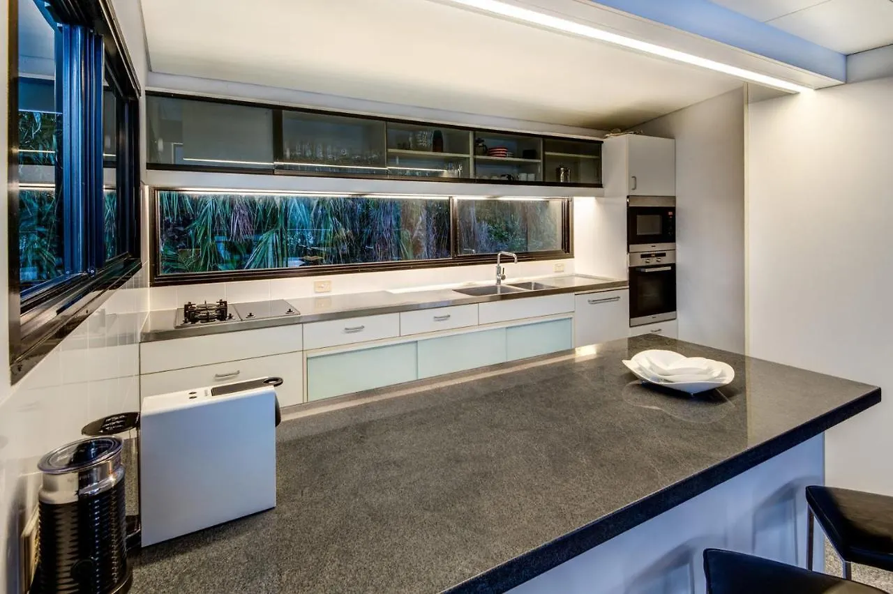 Waves 3 Luxury 3 Bedroom Endless Ocean Views Central Location + Buggy *