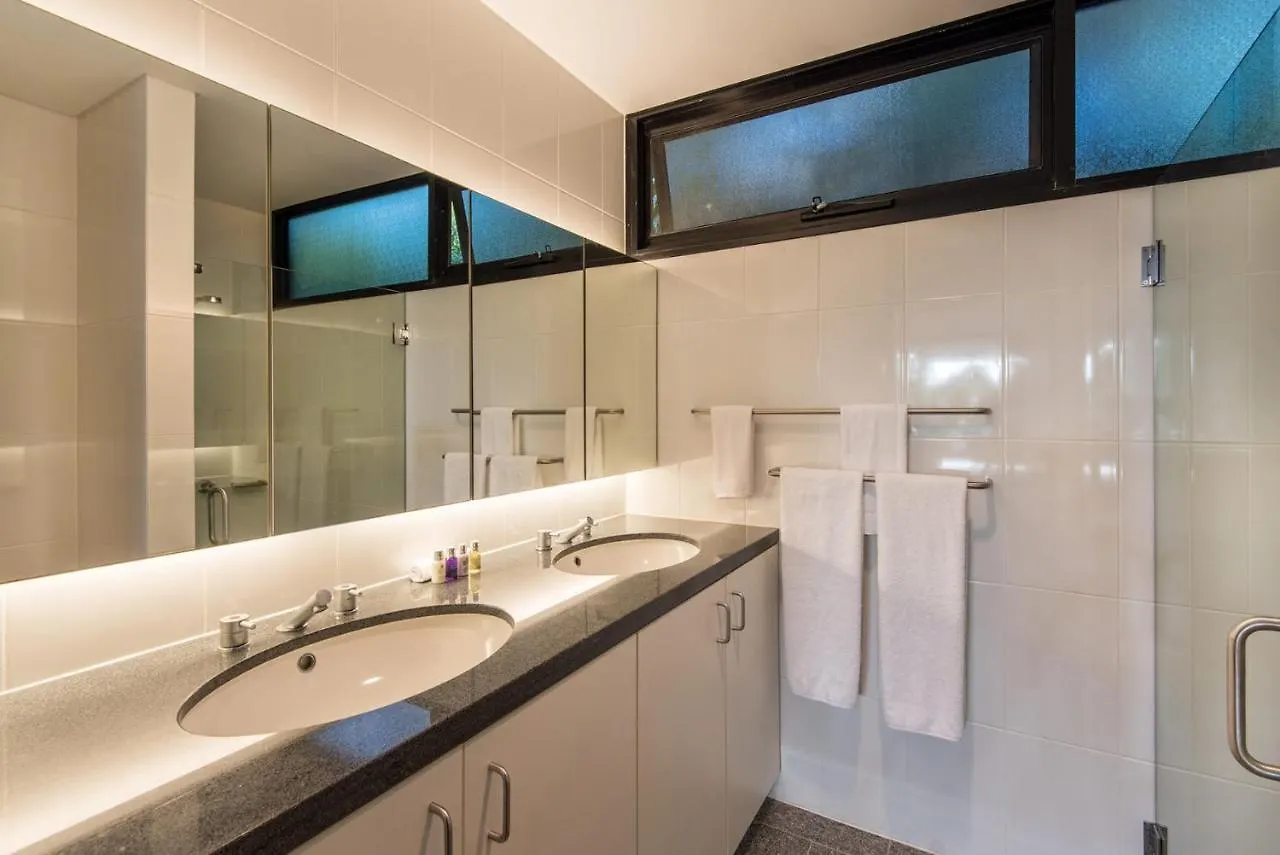 Waves 3 Luxury 3 Bedroom Endless Ocean Views Central Location + Buggy Hébergement de vacances