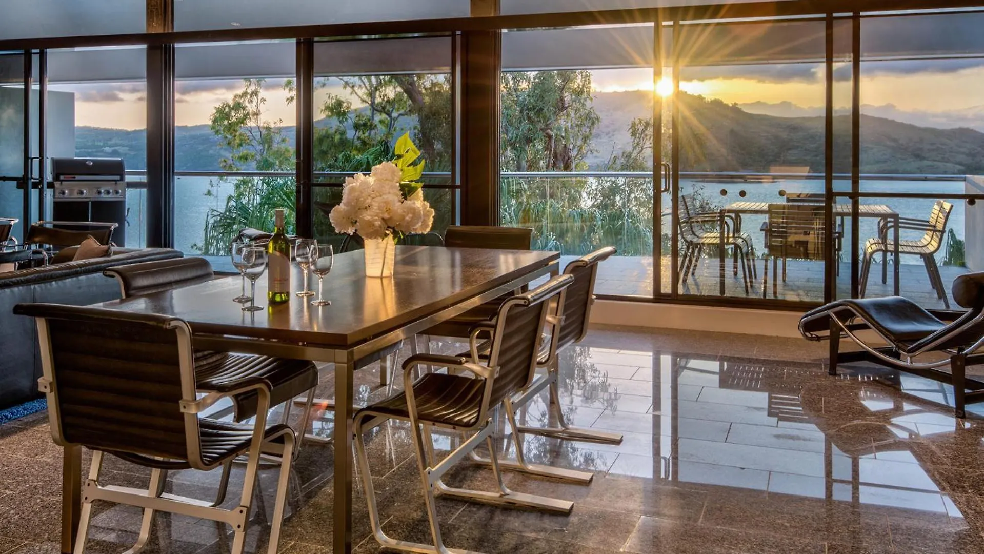 Waves 3 Luxury 3 Bedroom Endless Ocean Views Central Location + Buggy Hébergement de vacances *