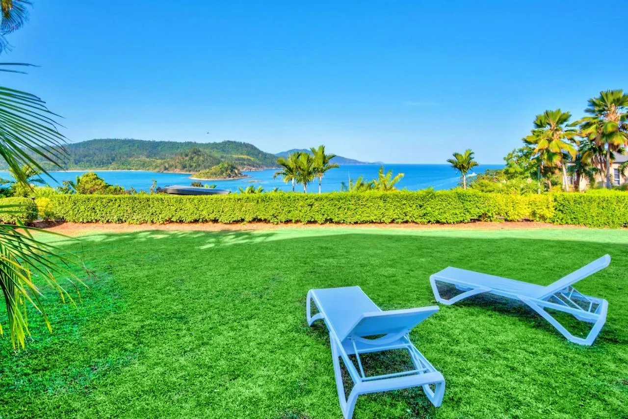 Bella Vista East 3 Luxury Ocean Views Large Flat Grassed Area And Buggy 아파트 해밀턴아일랜드