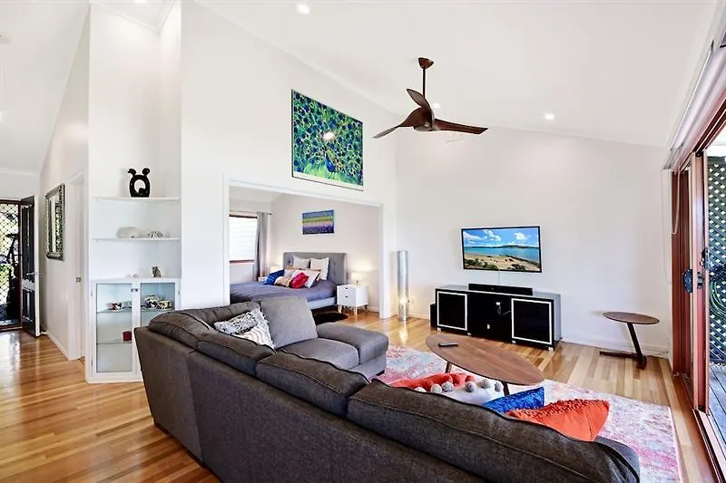 Apartment Heliconia 10 Newly Renovated Centrally Located House Hamilton Island