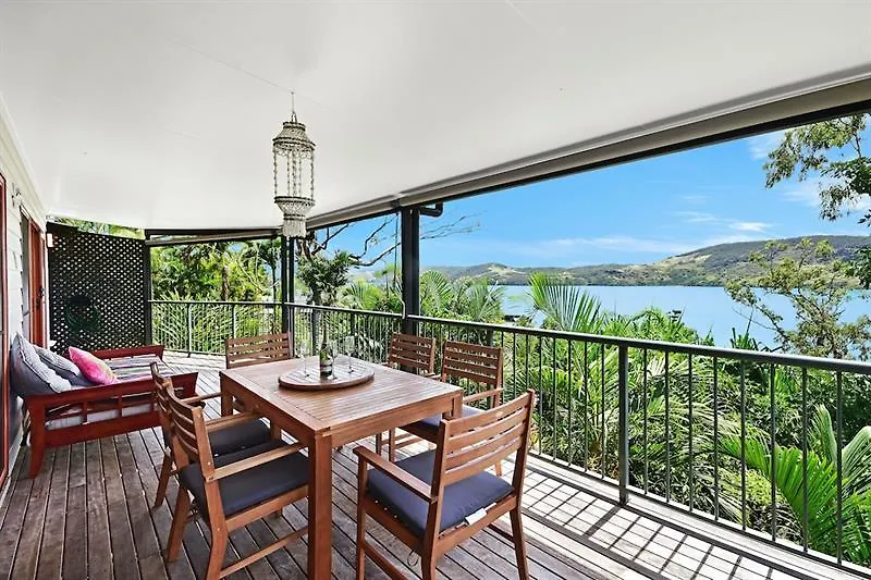 Heliconia 10 Newly Renovated Centrally Located House *