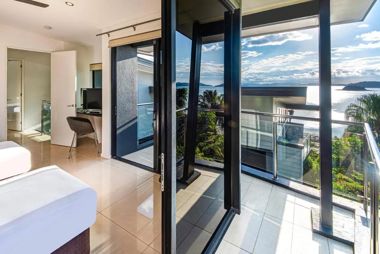 Apartment Edge Penthouse On By Hiha