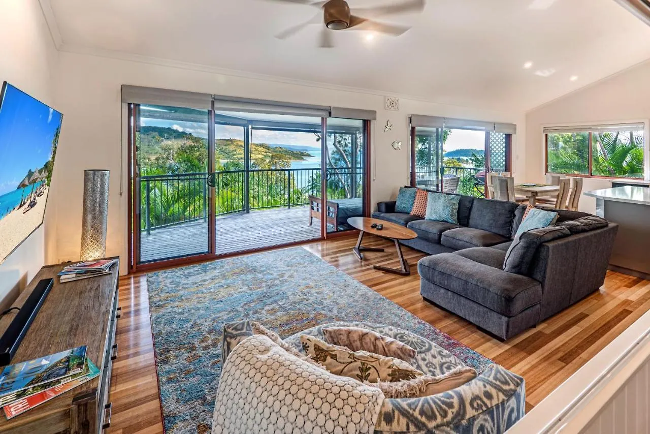 Heliconia 10 Newly Renovated Centrally Located House * Hamilton Island