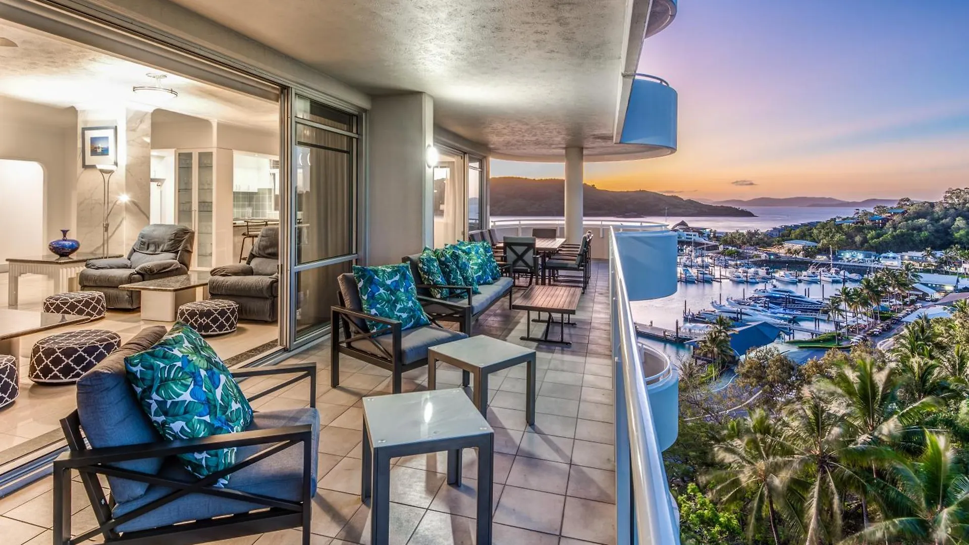 Yacht Harbour Tower 5 - Oceanviews, Buggy And Private Lift Access And Valet Service Hamilton Island