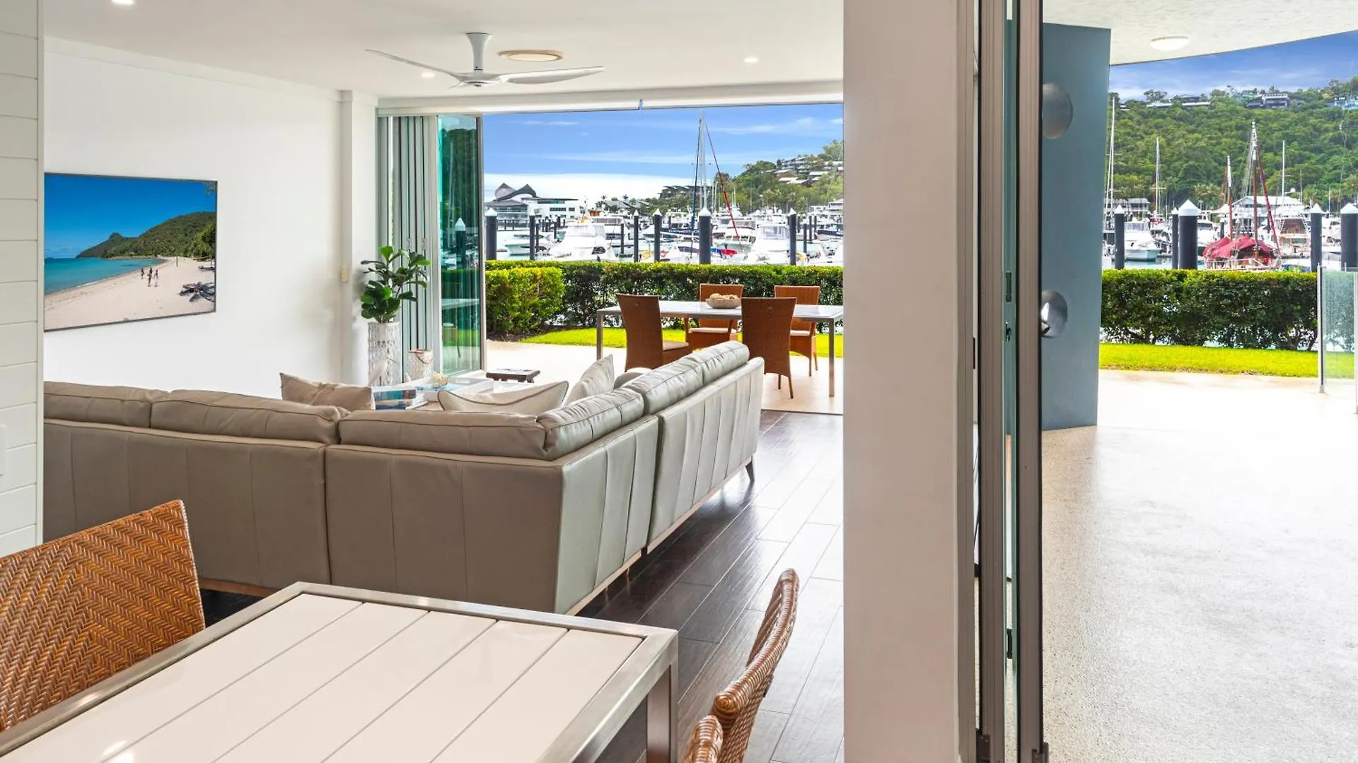 Apartment Pavillions On By Hiha