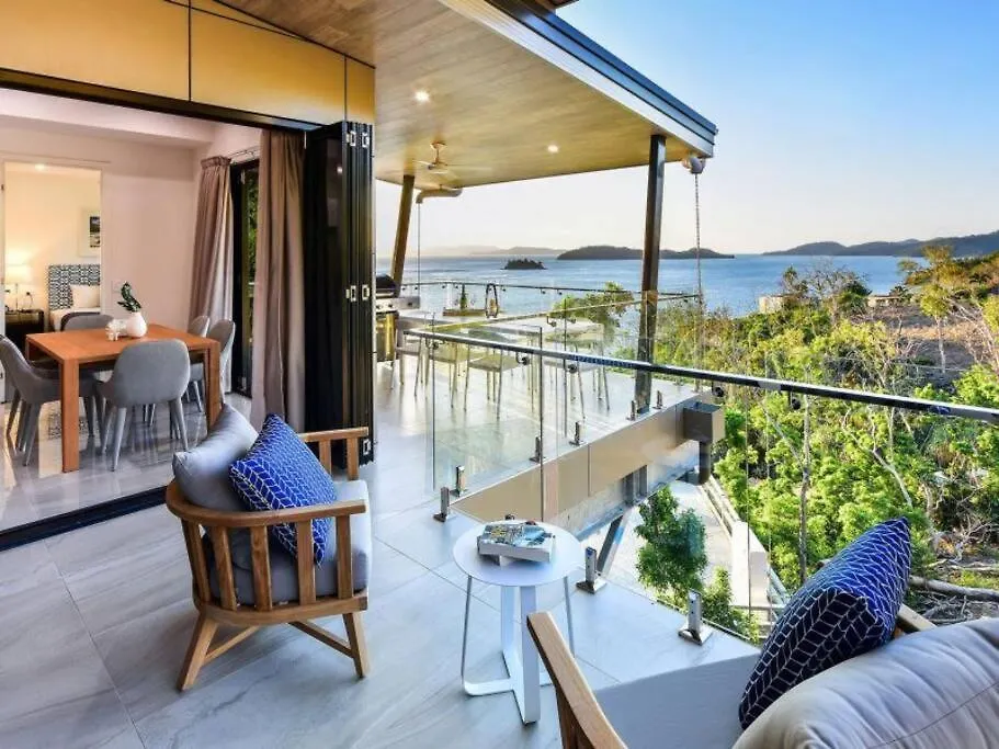 Hidden Cove 17, - - Free Buggy Included Hamilton Island