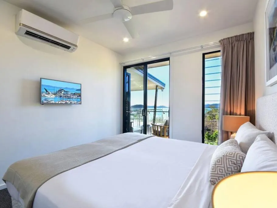 Hidden Cove 17, - - Free Buggy Included Hamilton Island