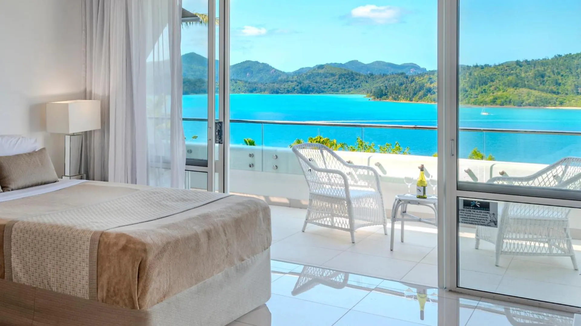 Bella Vista E9 - Ocean View Spacious 2 Bedroom With Golf Buggy