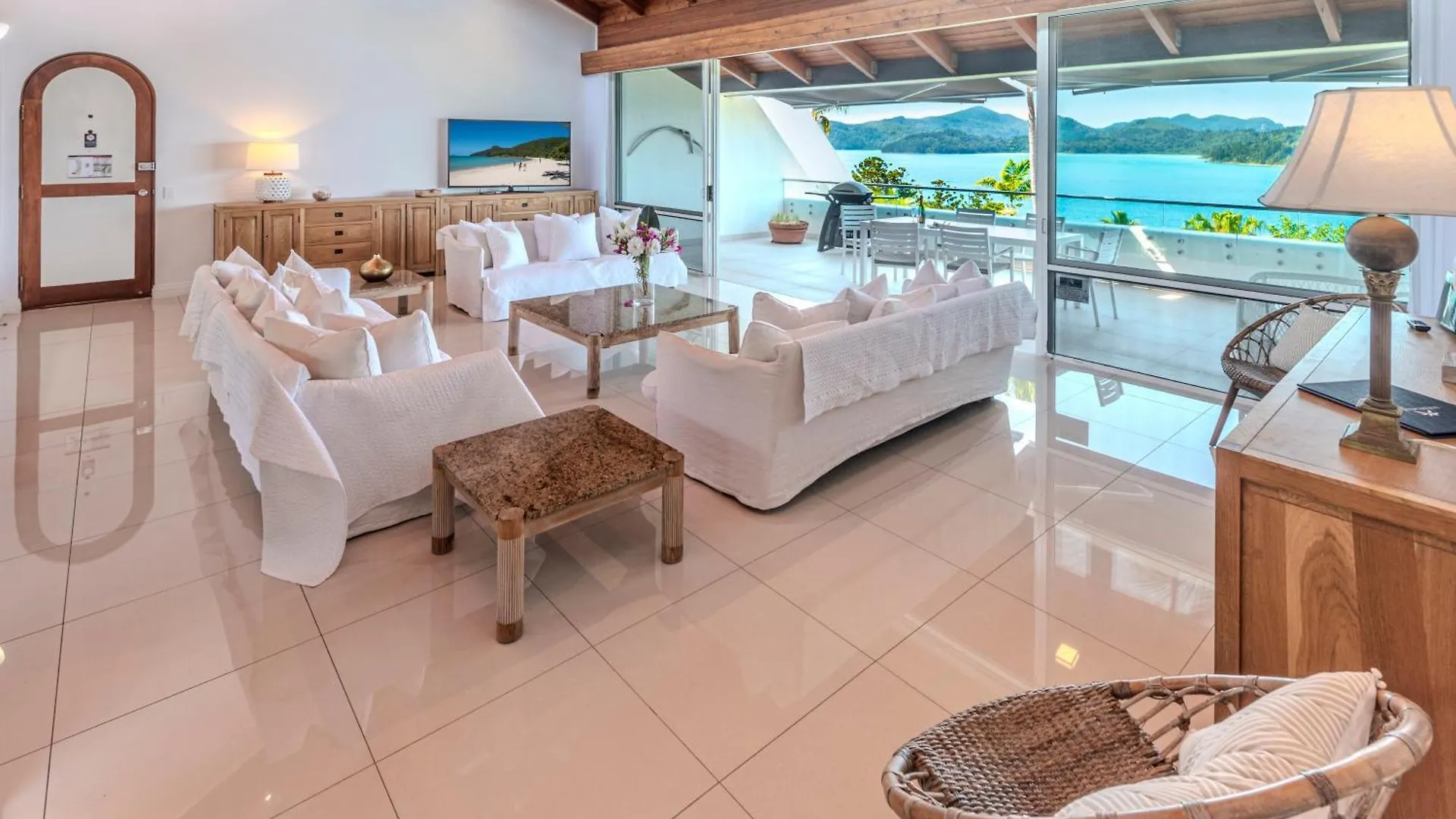 Apartment Bella Vista E9 - Ocean View Spacious 2 Bedroom With Golf Buggy